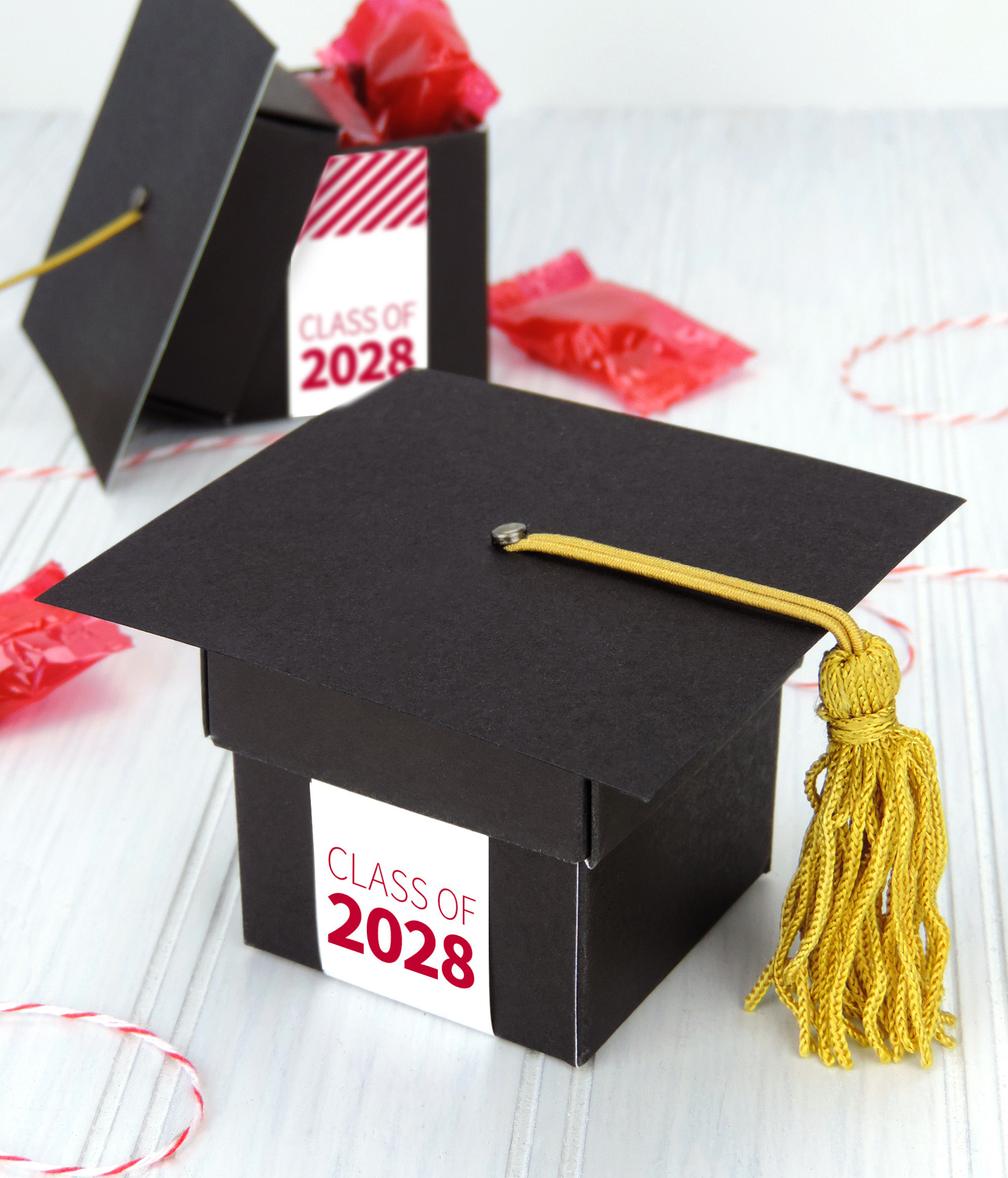 Grad cap favor box craft.